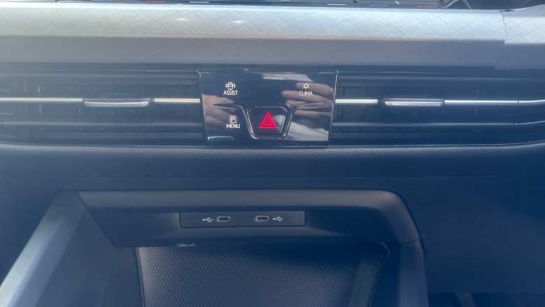 Volkswagen Golf 1.5 TSI Life 5dr Petrol Hatchback